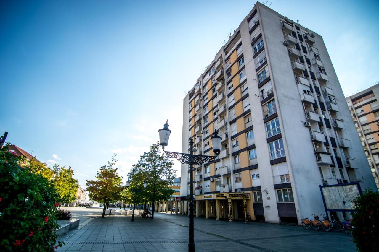 Sky Apartment Slavonski Brod Bagian luar foto